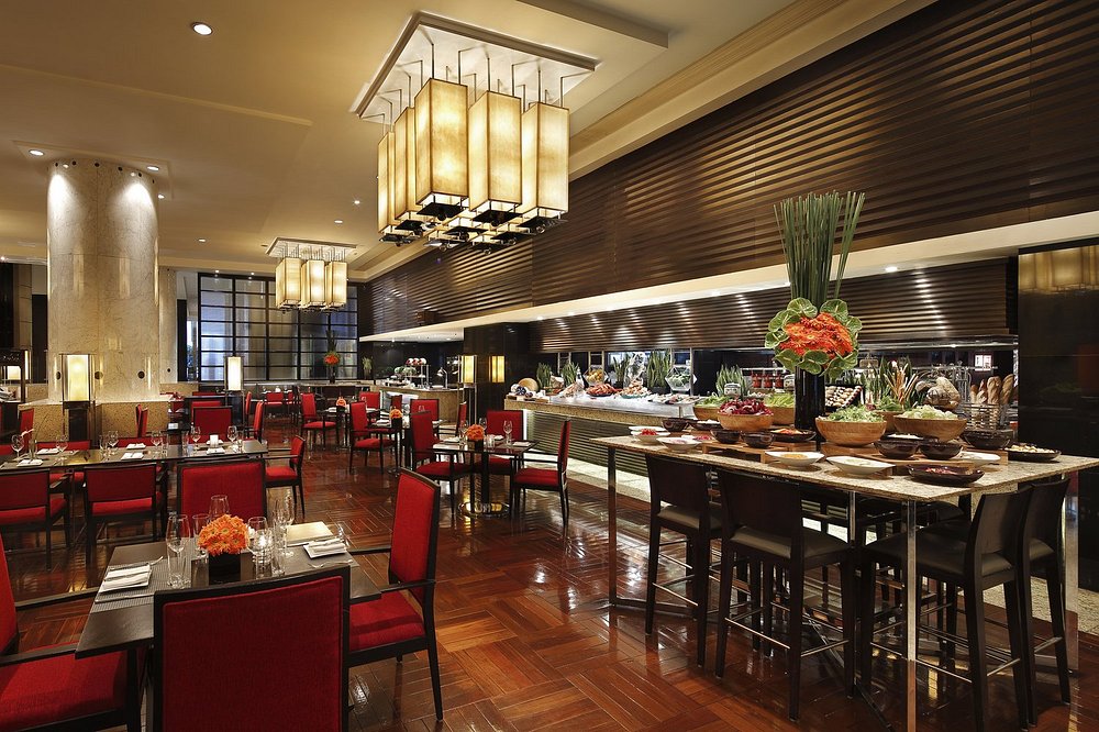 Menu personalizzati dell’hotel stampati con Edikio Guest ed esposti nel ristorante a buffet e nell’executive lounge dell’InterContinental Shanghai Pudong.